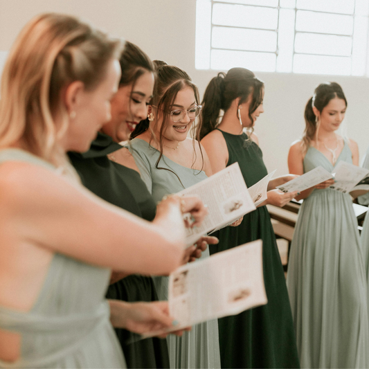 How to Pull Off Mismatched Bridesmaid Dresses