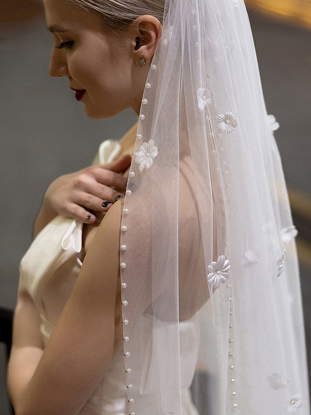 V193 Floral Pearls Long Veil