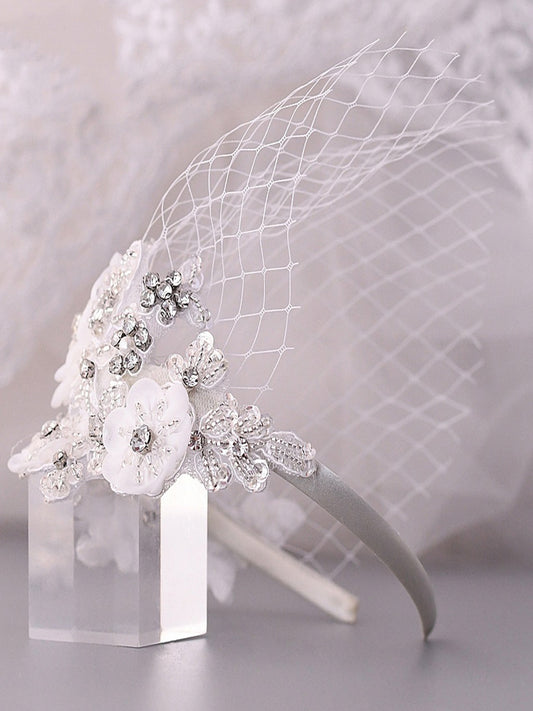 Floral Vintage Pearls Veil