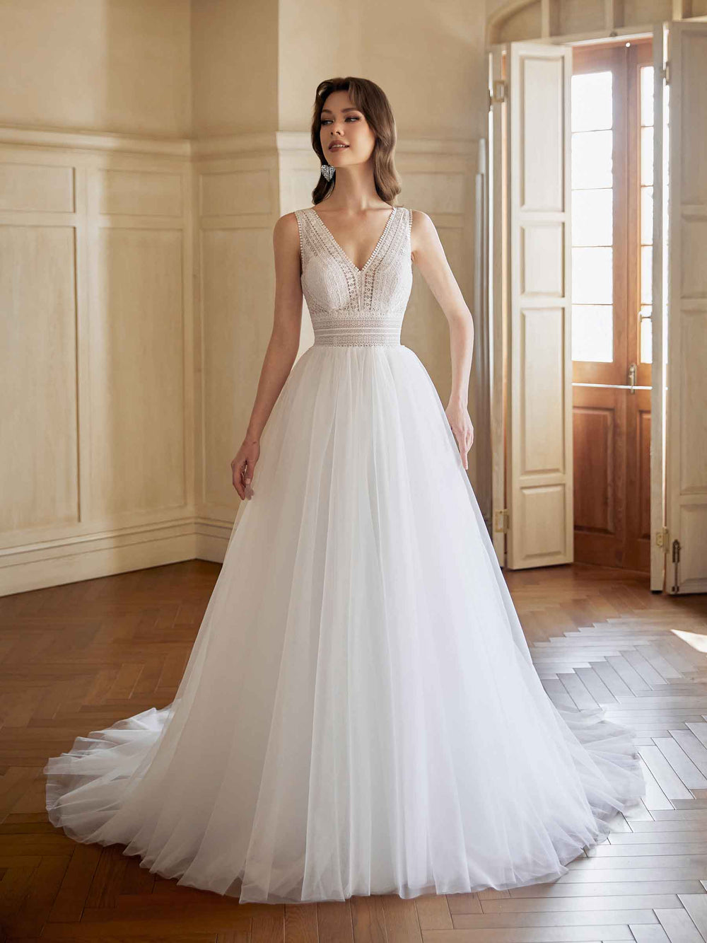 Lizy Open Back Lace Wedding Dresses