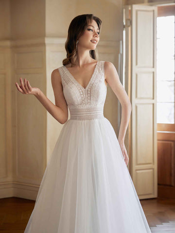 Lizy Open Back Lace Wedding Dresses