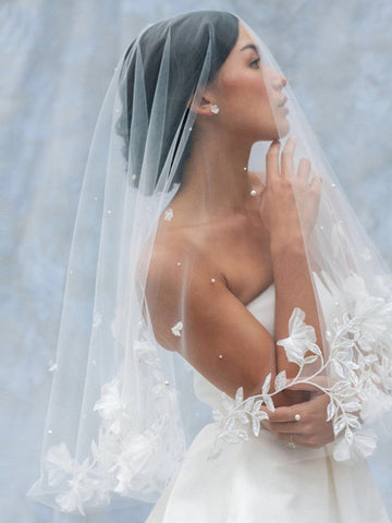 V122 3D Floral Pearls Veil
