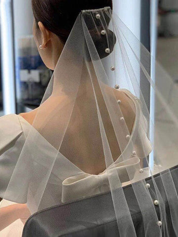 V64 Floral Pearls Long Veil
